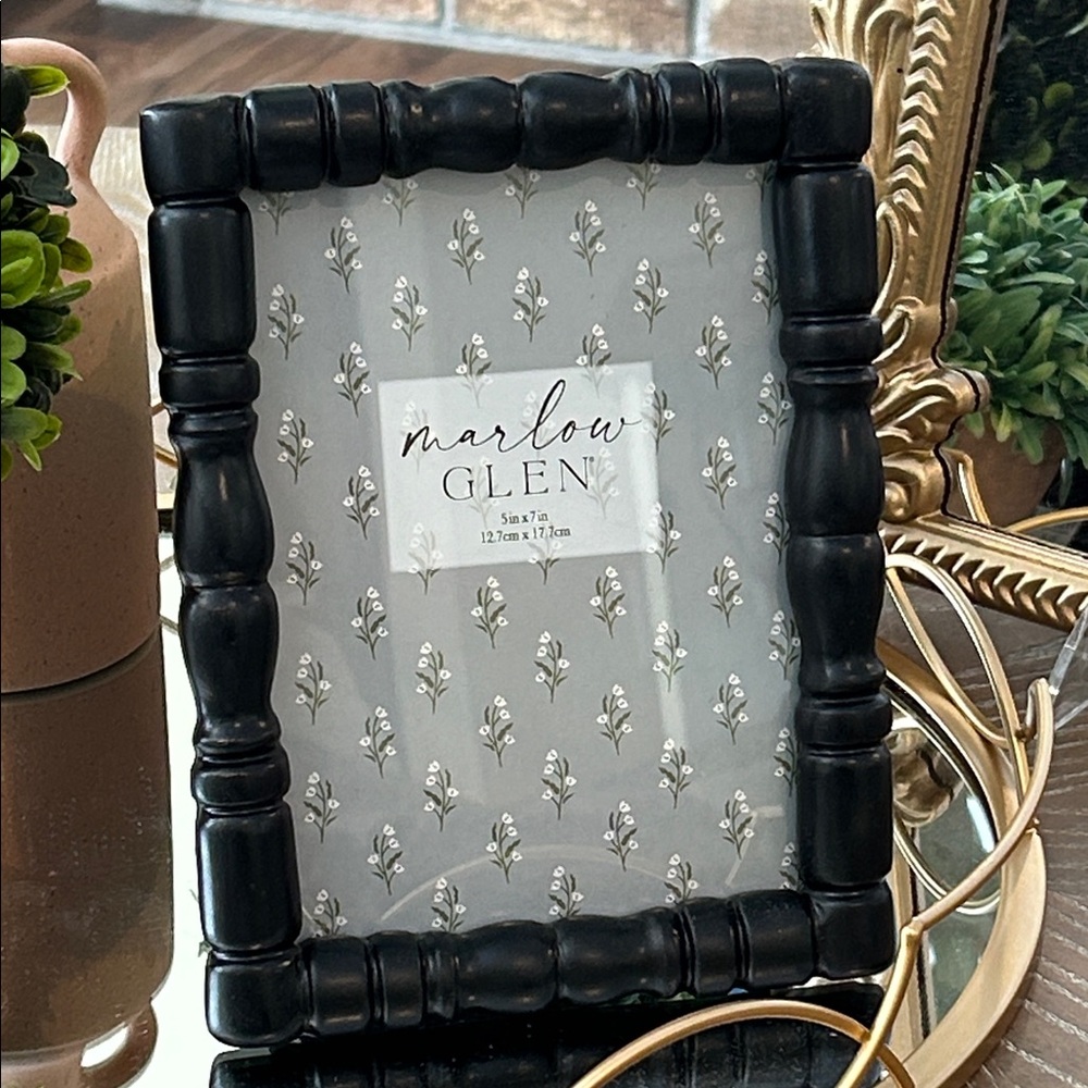 NEW! Shabby Chic Black Ebony Resin Decorative Photo Picture Frame
